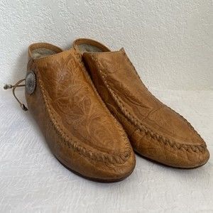 Vtg CHILIS Loafers  Hand- Tooled Leather Flats Whip Stitched Ankle Shoes Sz 7M